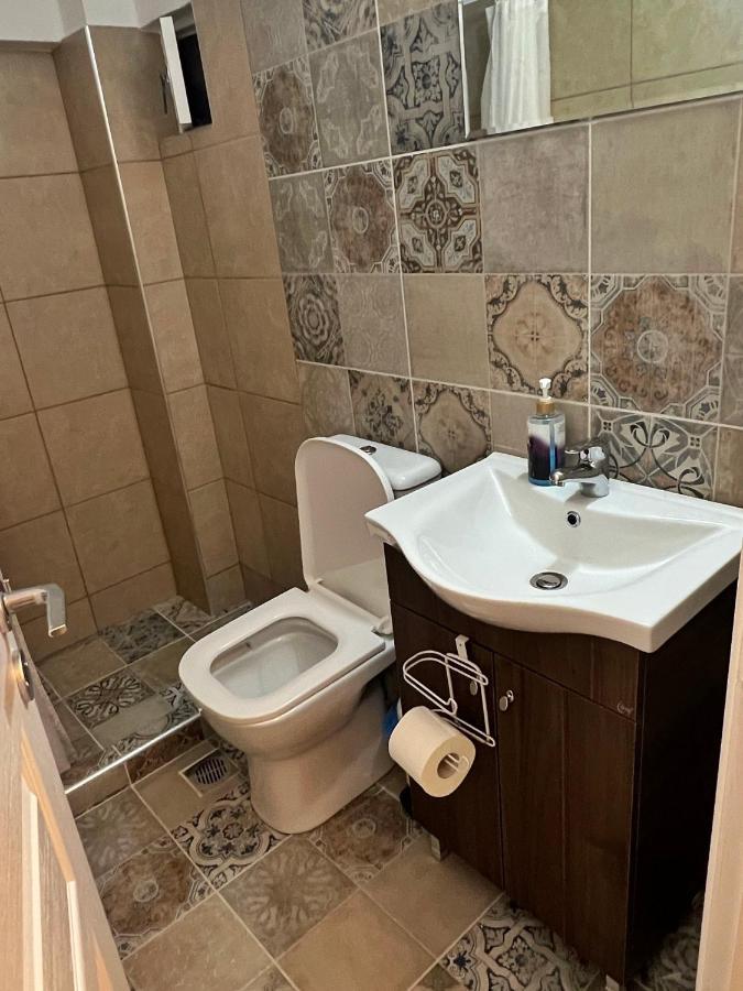 Sunmer Apartment 1Minute From Sea, 15 Min From The Airport Artemis City Center Bagian luar foto