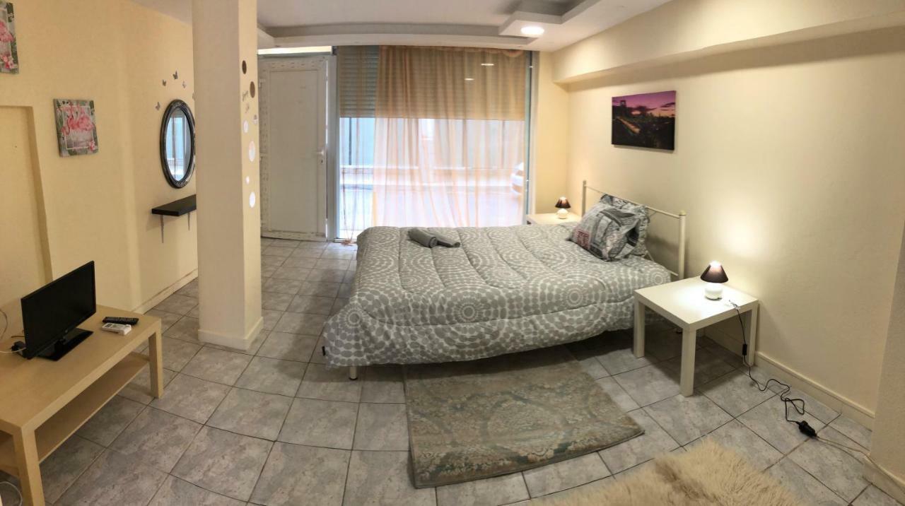 Sunmer Apartment 1Minute From Sea, 15 Min From The Airport Artemis City Center Bagian luar foto
